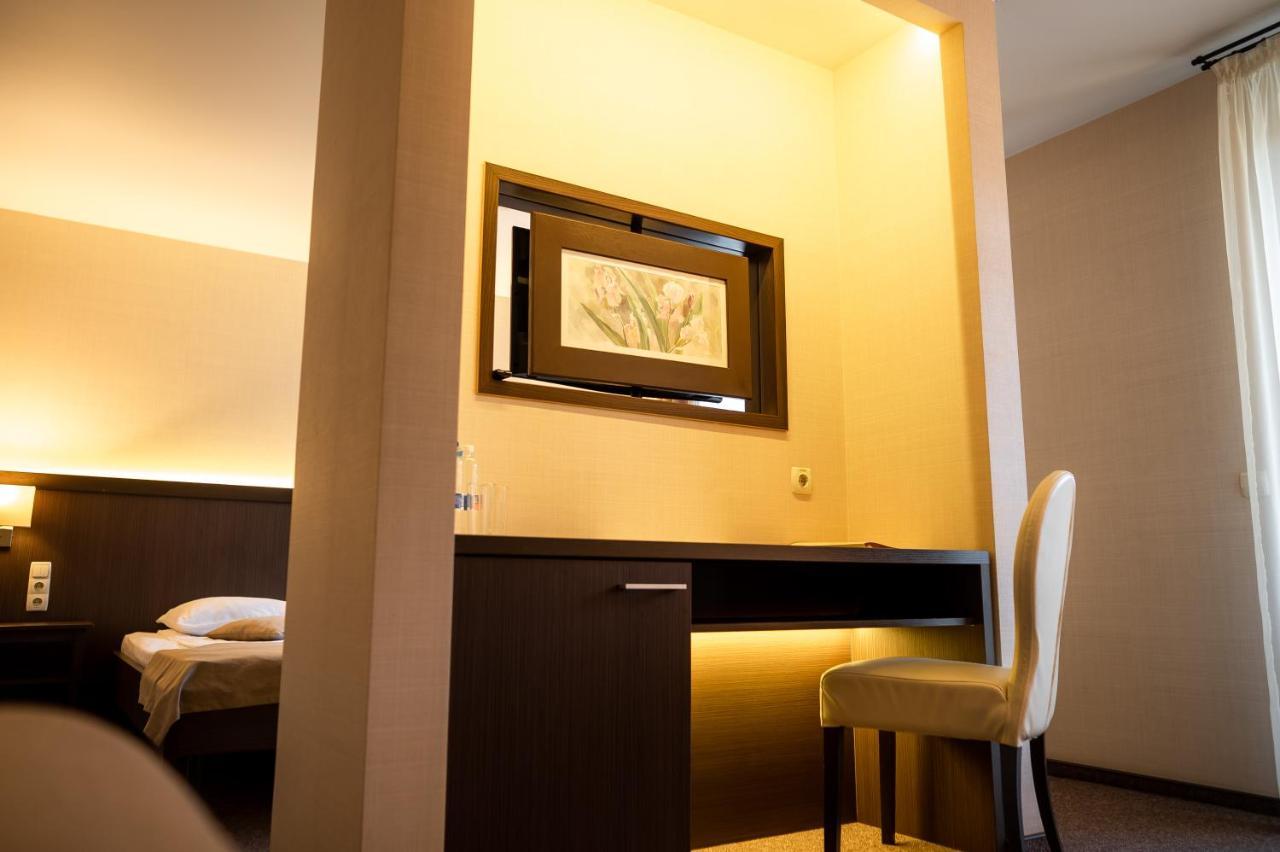 Sribni Leleky Hotel & Spa Lutsʼk Dış mekan fotoğraf